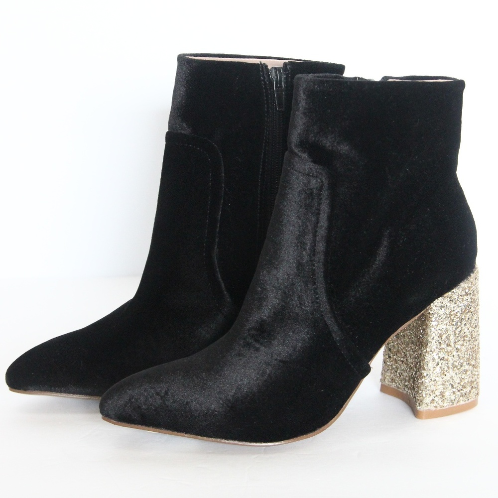 Betsey Johnson Velvet Booties Black Boots New - Picture 4 of 7